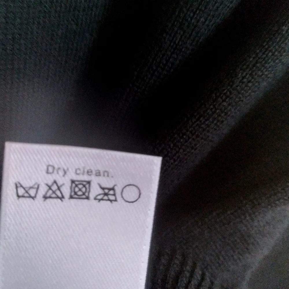 J. Crew Slim Black Merino Wool V-Neck‎ Sweater Minimalist Quiet Luxury  Large